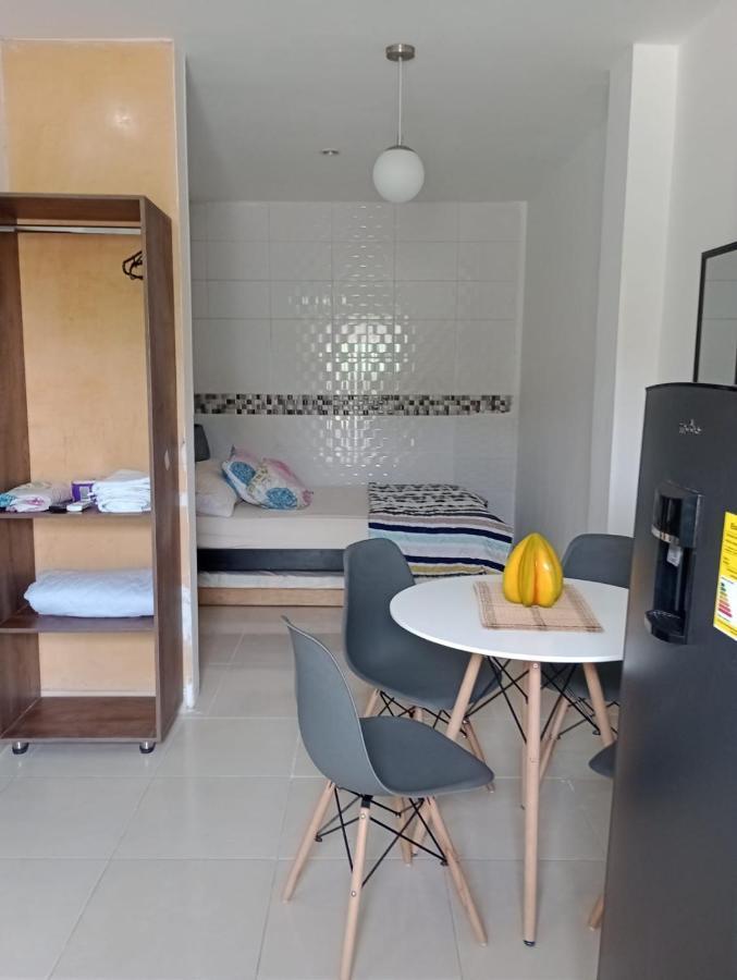 Apartahotel Eden Ковеньяс Экстерьер фото