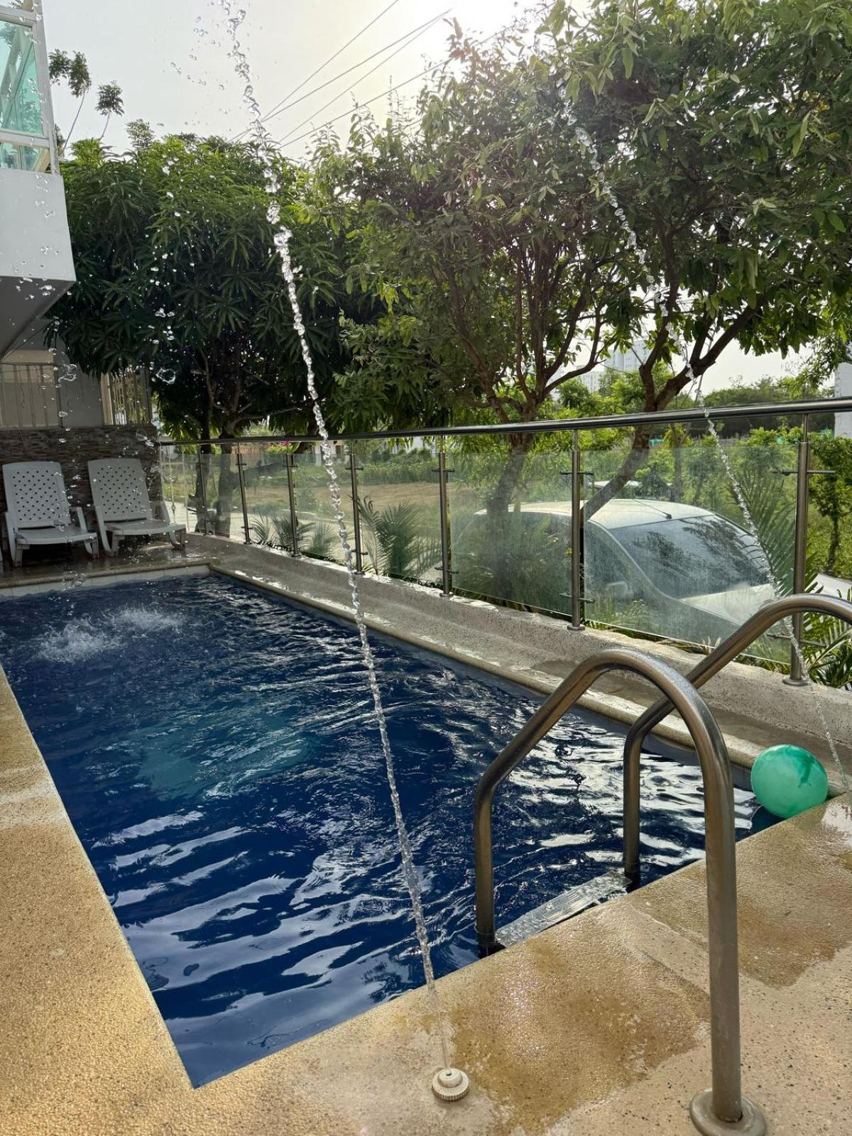 Apartahotel Eden Ковеньяс Экстерьер фото